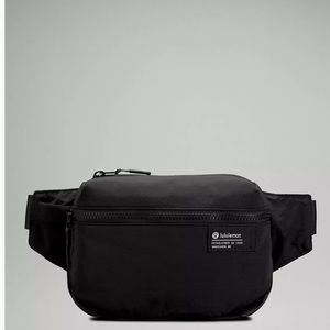 Lulumon Clean Lines Belt Bag